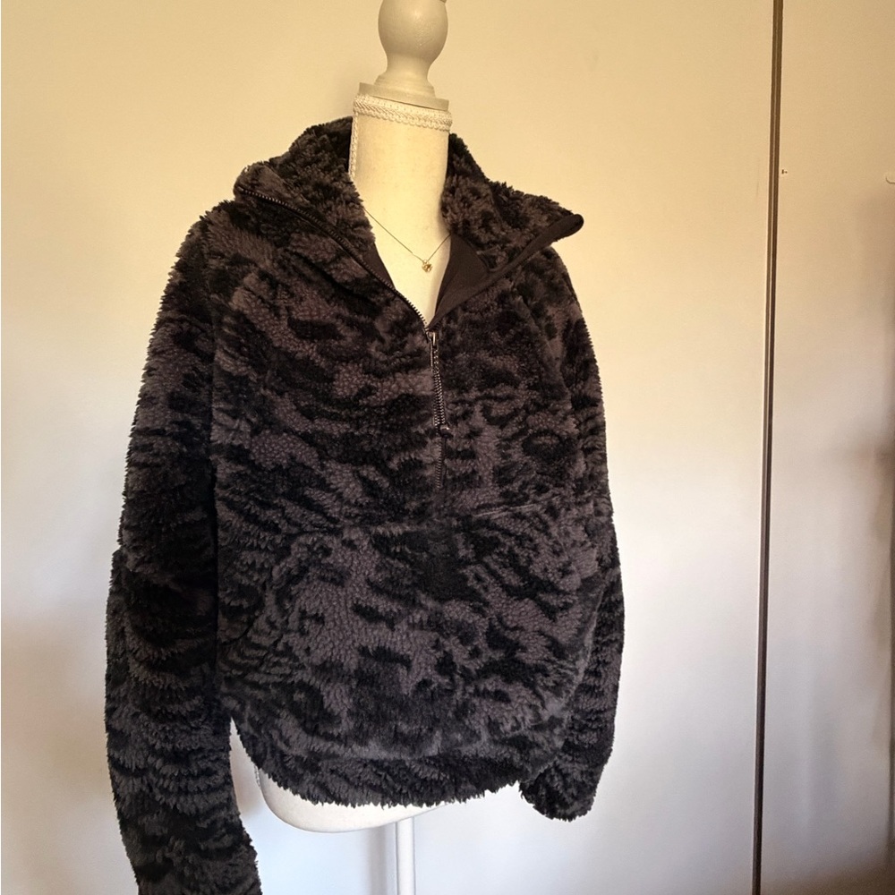 lululemon athletica Charcoal Teddy Jacket - Picture 3 of 10
